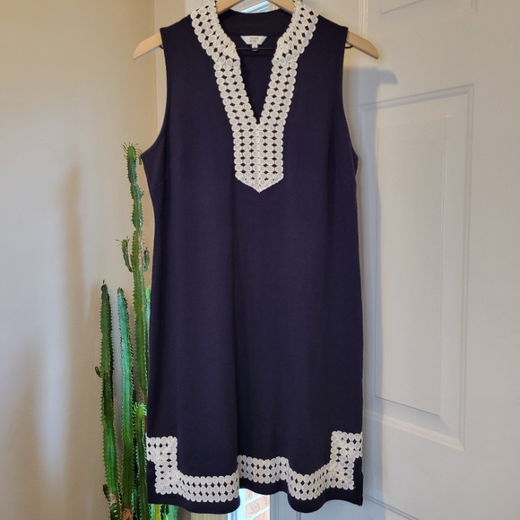 crown & ivy Dresses & Skirts - Crown & Ivy White Laced Blue Knee Length Sleeveless Dress, Sz M